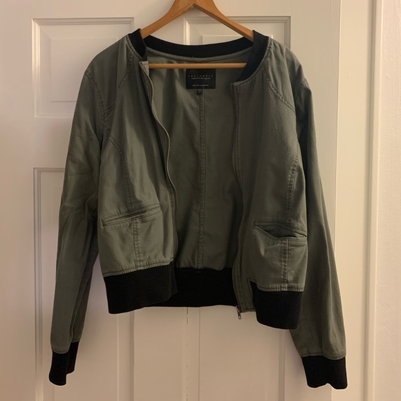 Sanctuary spring bomber - Picture 4 of 5